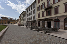 Restaurants - WEINHANDLUNG LE SCUDERIE DEL CASTELLO 